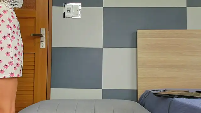 Kiera Thomas online show from December 4, 2025, 6:45 am