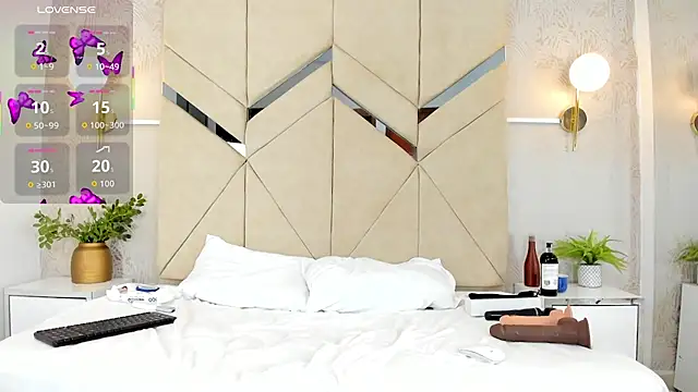 Snapshot of LiaVelez chatting on December 1, 2025, 1:45 pm LiaVelez online show from December 1, 2025, 1:45 pm