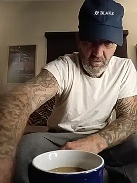 Hotbodyscottie online show from November 11, 2025, 8:31 am