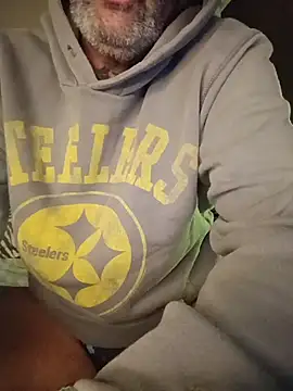 Hotbodyscottie online show from December 3, 2025, 9:53 am