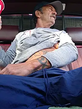 Hotbodyscottie online show from April 3, 2026, 1:39 pm