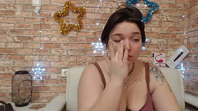 Amelia Kiss  online show from January 14, 2026, 12:47 am