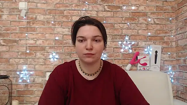 Amelia Kiss  online show from December 15, 2025, 12:38 am