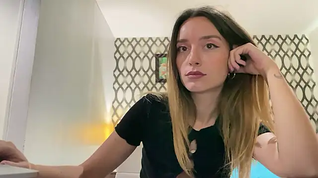 SirenaBelle online show from February 12, 2025, 6:40 am