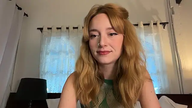 Snapshot of SirenaBelle chatting on April 25, 2026, 2:47 am SirenaBelle online show from April 25, 2026, 2:47 am