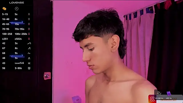 Snapshot of Levin_Hikaru chatting on April 9, 2026, 1:29 am Levin Hikaru online show from April 9, 2026, 1:29 am