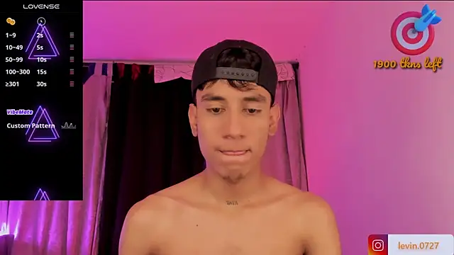 Snapshot of Levin_Hikaru chatting on March 12, 2026, 12:05 am Levin Hikaru online show from March 12, 2026, 12:05 am