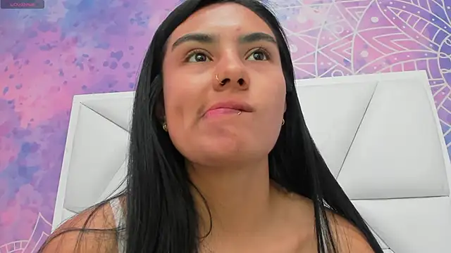 atilanadiaz7 online show from September 8, 2025, 5:12 pm