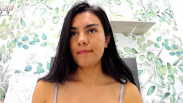 atilanadiaz7 online show from March 17, 2025, 2:01 pm