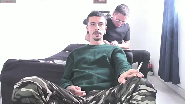 Snapshot of Aaron_BigDickxxx chatting on May 21, 2026, 5:43 pm Aaron BigDickxxx online show from May 21, 2026, 5:43 pm