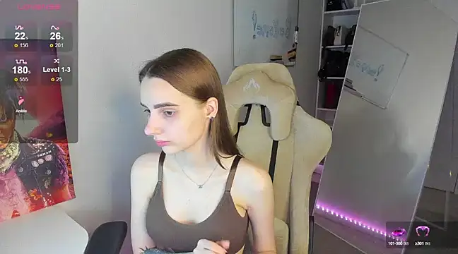 Snapshot of __SilviaAbby__ chatting on January 18, 2025, 9:34 pm   SilviaAbby   online show from January 18, 2025, 9:34 pm