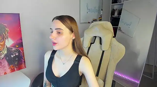 Snapshot of __SilviaAbby__ chatting on January 12, 2025, 3:25 pm   SilviaAbby   online show from January 12, 2025, 3:25 pm