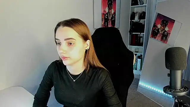 Snapshot of __SilviaAbby__ chatting on February 4, 2025, 11:38 am   SilviaAbby   online show from February 4, 2025, 11:38 am