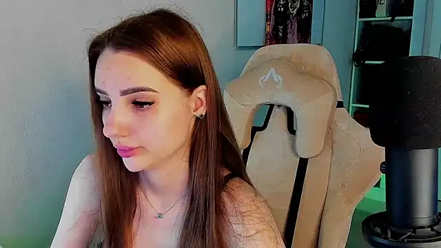 Snapshot of __SilviaAbby__ chatting on March 19, 2025, 4:03 am   SilviaAbby   online show from March 19, 2025, 4:03 am