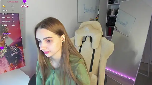 Snapshot of __SilviaAbby__ chatting on December 31, 2024, 11:49 pm   SilviaAbby   online show from December 31, 2024, 11:49 pm