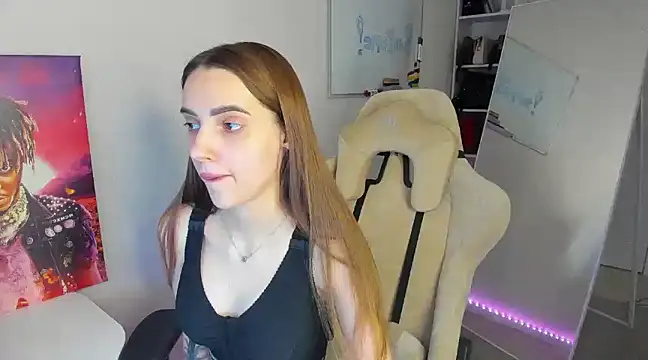 Snapshot of __SilviaAbby__ chatting on January 14, 2025, 5:51 am   SilviaAbby   online show from January 14, 2025, 5:51 am