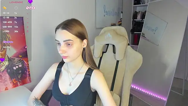 Snapshot of __SilviaAbby__ chatting on January 5, 2025, 9:14 pm   SilviaAbby   online show from January 5, 2025, 9:14 pm