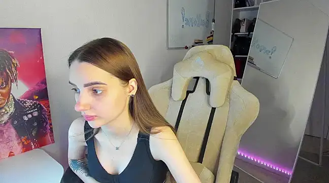 Snapshot of __SilviaAbby__ chatting on January 12, 2025, 12:23 pm   SilviaAbby   online show from January 12, 2025, 12:23 pm