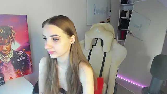 Snapshot of __SilviaAbby__ chatting on December 4, 2024, 2:14 am   SilviaAbby   online show from December 4, 2024, 2:14 am