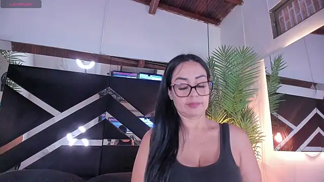 Snapshot of emily-fox chatting on July 21, 2026, 11:00 am emily-fox online show from July 21, 2026, 11:00 am