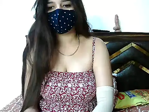 Snapshot of Gloie4u chatting on January 9, 2026, 9:49 am Gloie4u online show from January 9, 2026, 9:49 am