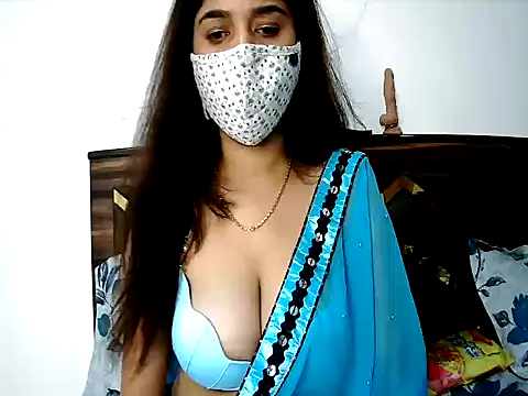 Snapshot of Gloie4u chatting on June 6, 2026, 10:42 am Gloie4u online show from June 6, 2026, 10:42 am