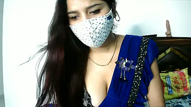 Snapshot of Gloie4u chatting on October 28, 2025, 8:13 am Gloie4u online show from October 28, 2025, 8:13 am