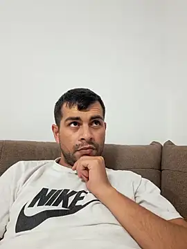 hornny1995 online show from September 27, 2025, 4:57 pm