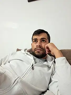 hornny1995 online show from October 2, 2025, 1:25 pm