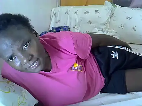 Snapshot of Sweetreena chatting on May 17, 2026, 3:45 pm Sweetreena online show from May 17, 2026, 3:45 pm