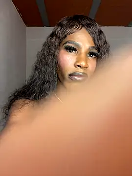 Snapshot of Richchocolatesweet_ chatting on September 15, 2025, 5:35 pm Richchocolatesweet online show from September 15, 2025, 5:35 pm