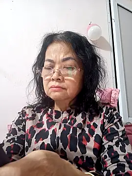 Hotestlove online show from December 15, 2025, 2:23 pm