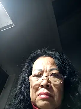 Hotestlove online show from November 27, 2025, 11:27 pm