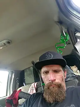 Crackkers online show from January 3, 2025, 8:32 pm