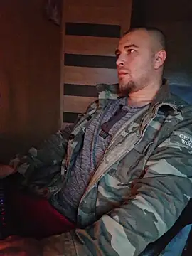 Foxyshaved online show from September 16, 2025, 4:35 am