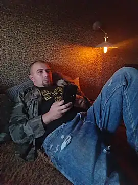 Foxyshaved online show from September 26, 2025, 4:08 am