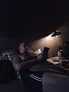 Foxyshaved online show from October 2, 2025, 4:05 am