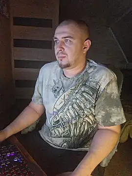 Snapshot of Foxyshaved chatting on January 12, 2026, 4:19 am Foxyshaved online show from January 12, 2026, 4:19 am