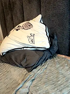 slimcateee online show from November 5, 2025, 10:24 pm