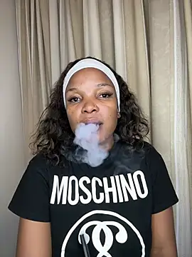 slimcateee online show from April 7, 2026, 7:26 pm