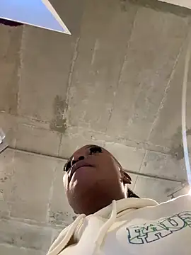 slimcateee online show from April 18, 2026, 9:44 am