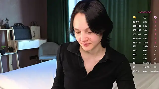 MaryCoopeer online show from October 31, 2025, 5:04 am