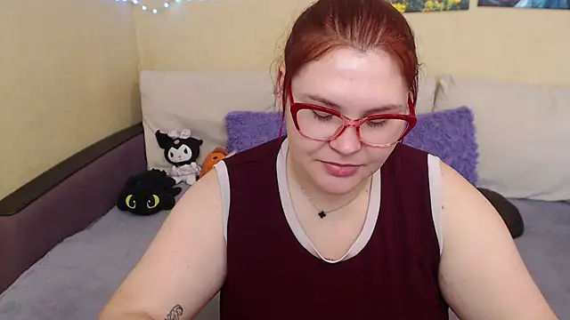 Snapshot of JuliaKeln chatting on September 10, 2025, 2:27 pm JuliaKeln online show from September 10, 2025, 2:27 pm