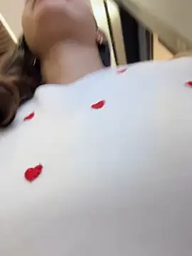 CuteeRose online show from May 18, 2026, 6:01 pm