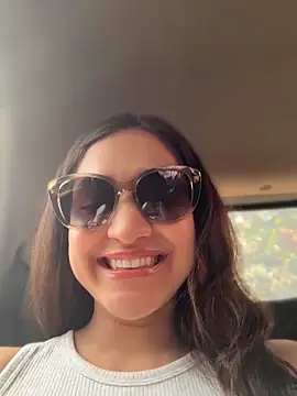 CuteeRose online show from May 19, 2026, 4:03 pm
