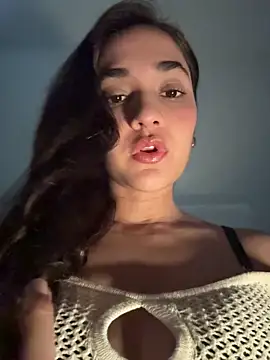 CuteeRose online show from May 15, 2026, 4:38 pm