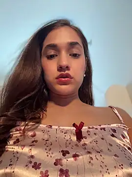 CuteeRose online show from May 16, 2026, 6:29 pm