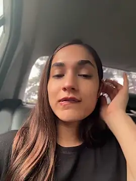 CuteeRose online show from May 25, 2026, 5:00 pm