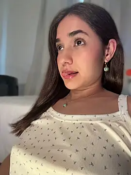 CuteeRose online show from May 10, 2026, 3:36 pm