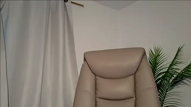 CuteeRose online show from May 11, 2026, 6:49 pm